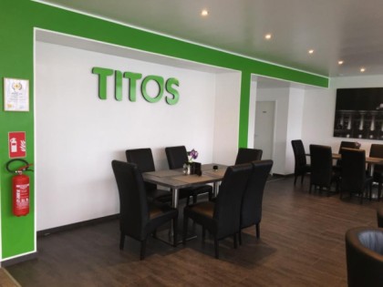 照片: Titos 